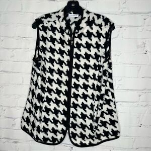 ‎Susan Graver medium black & white vest